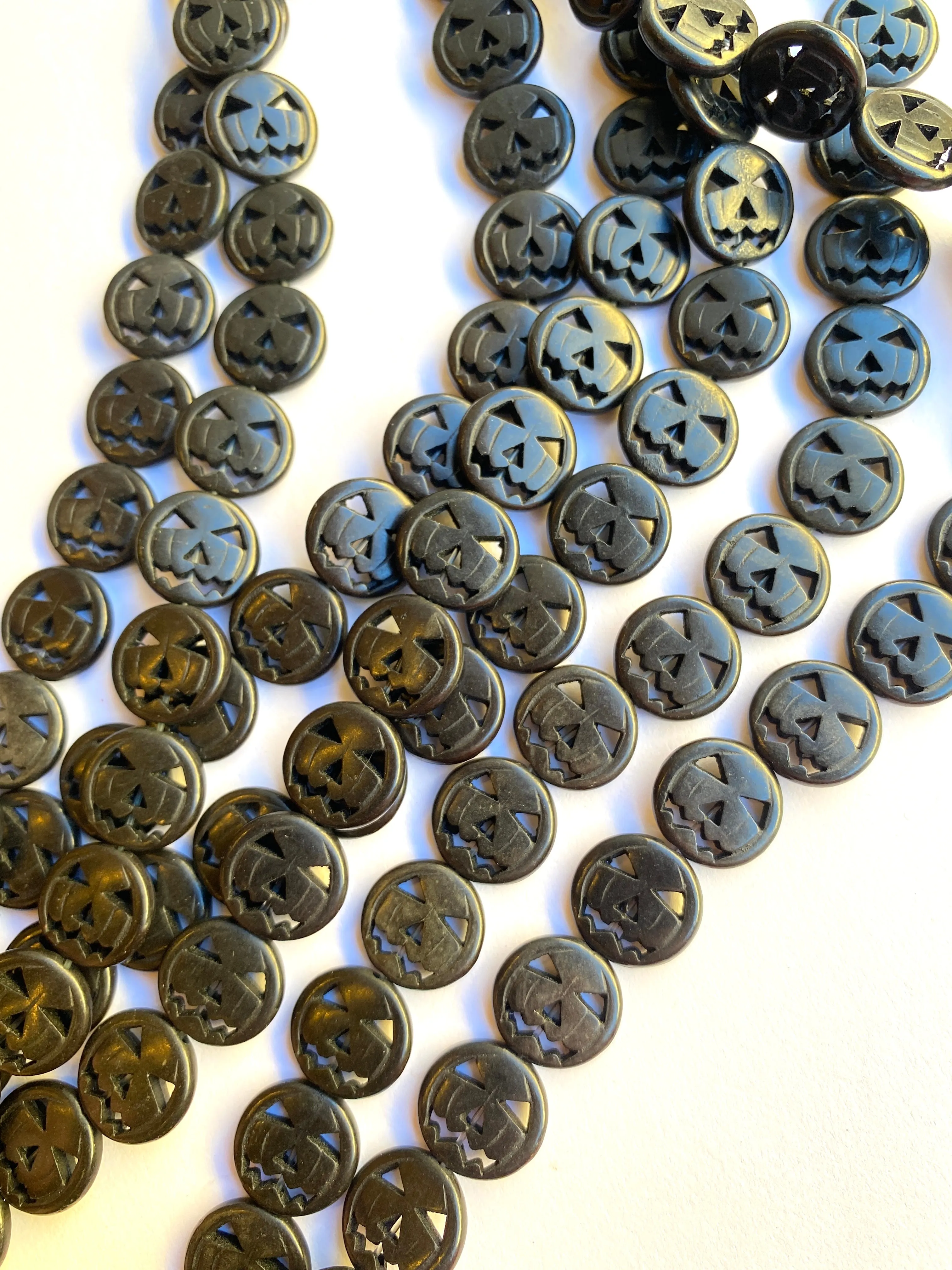 Carved Magnesite Pumpkin Strands 15mm