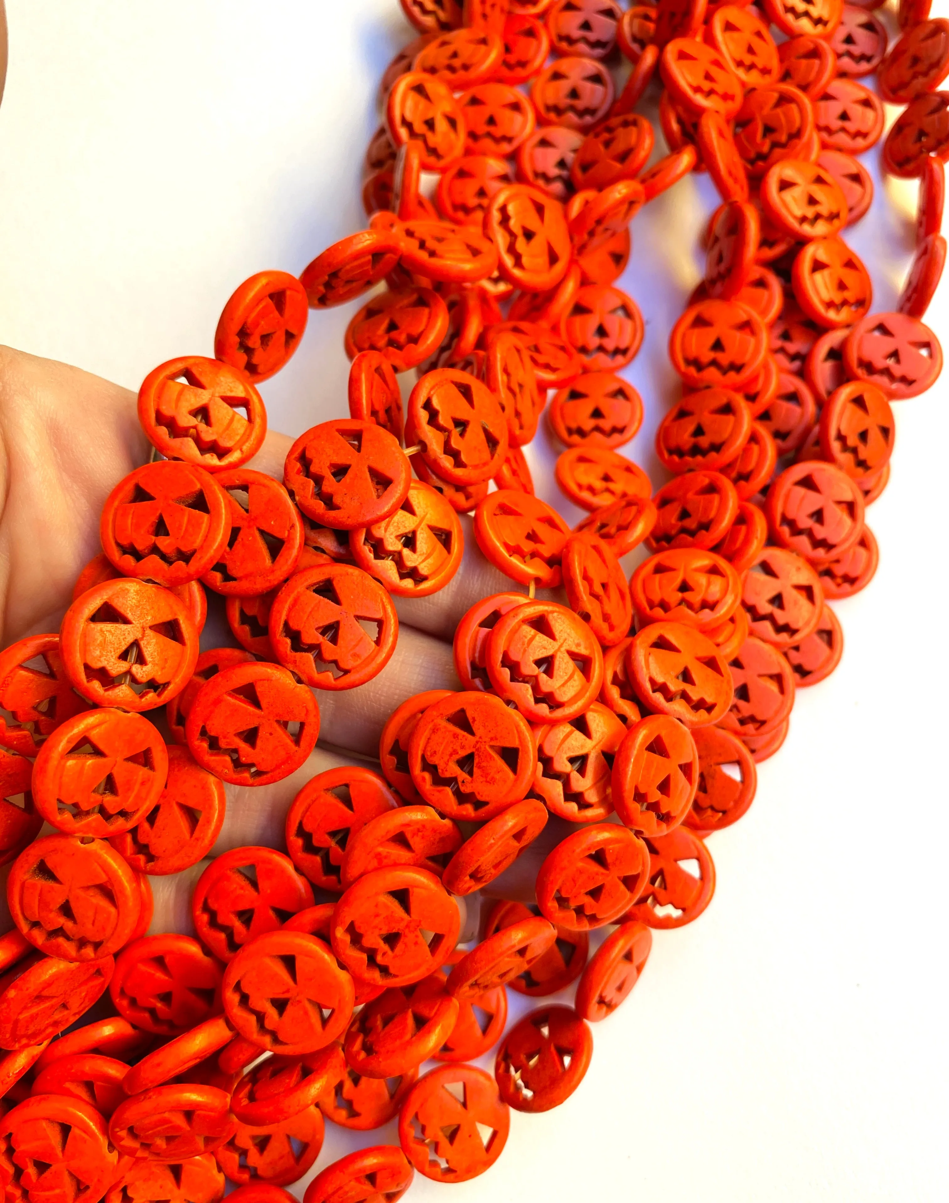 Carved Magnesite Pumpkin Strands 15mm