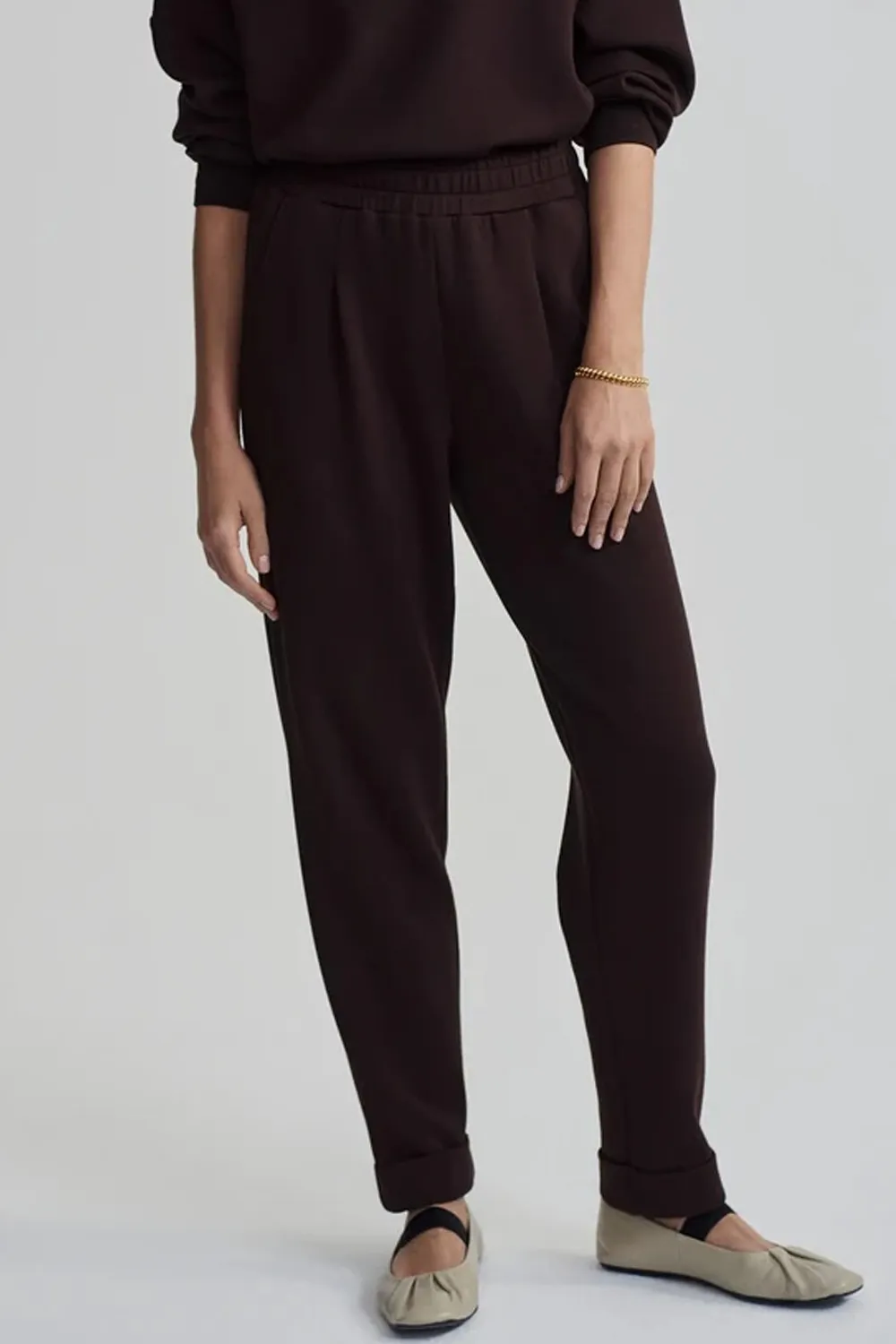 The Rolled Cuff Pant 28.5 in Coffee Bean