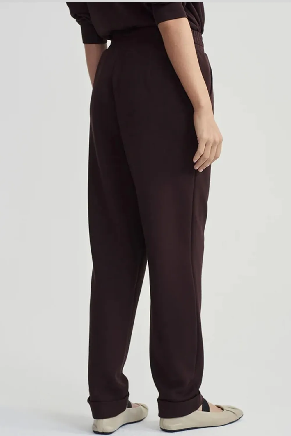 The Rolled Cuff Pant 28.5 in Coffee Bean