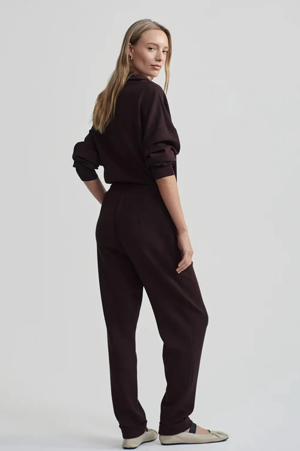 The Rolled Cuff Pant 28.5 in Coffee Bean