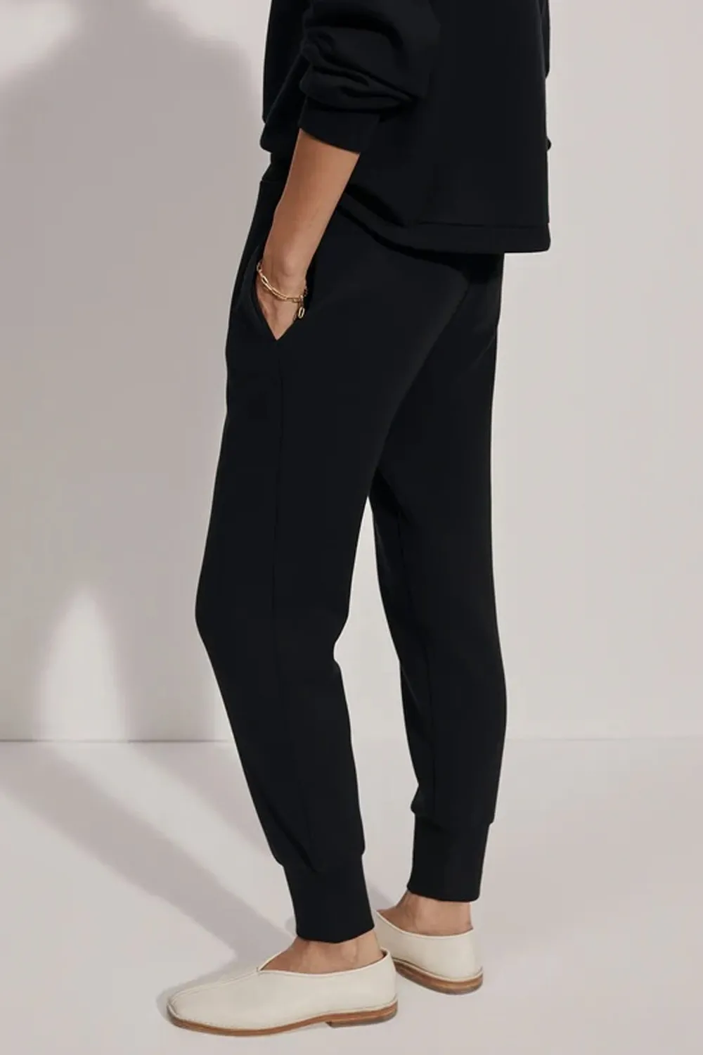 The Slim Cuff Pant 27.5 in Black