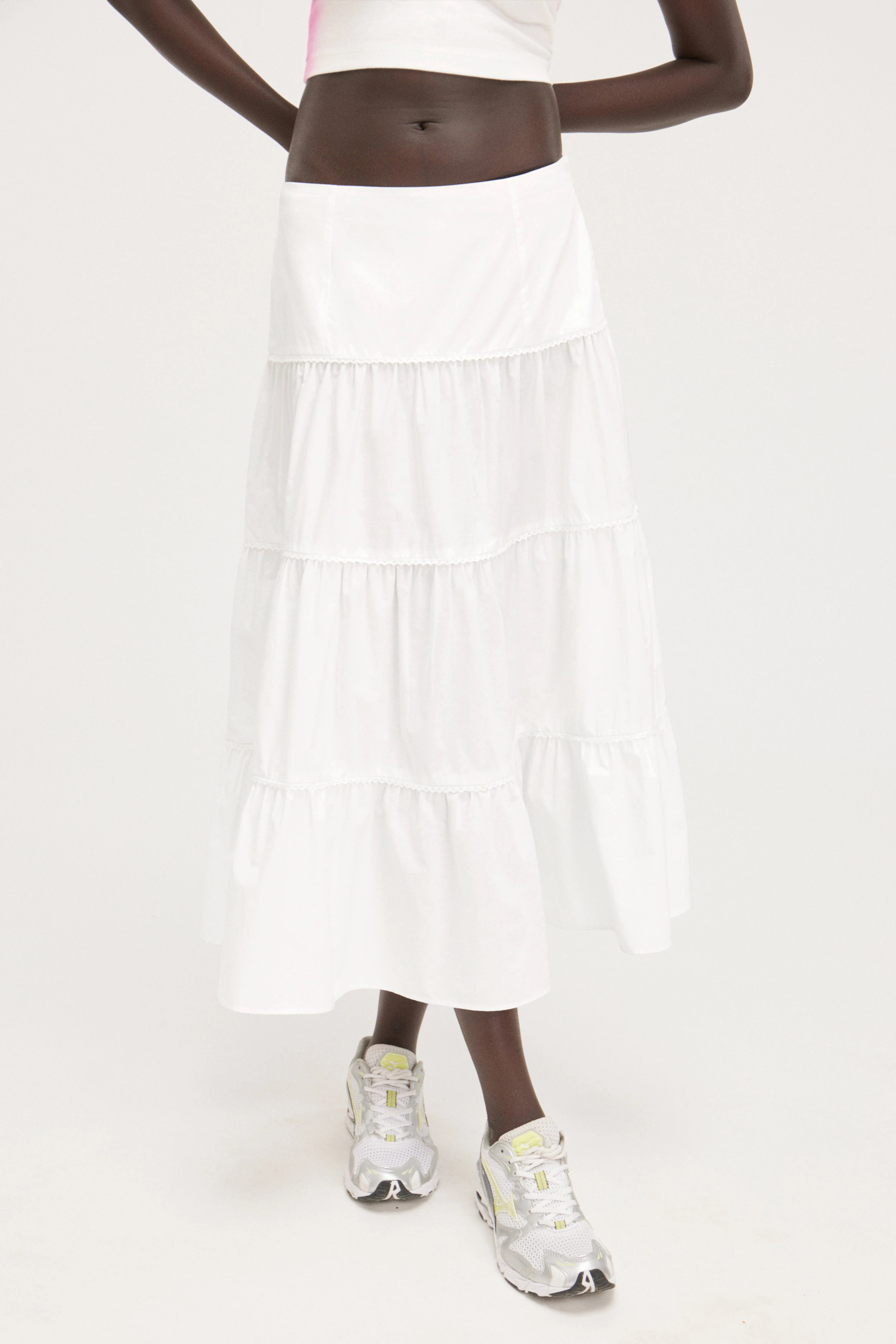 Tiered Midi Poplin Skirt - Low waist - Midi - White - Ladies | H&M GB